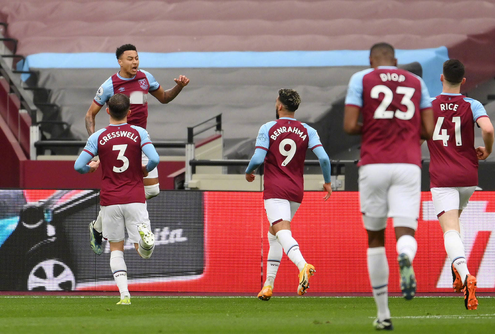 也使她建立 也使她建立